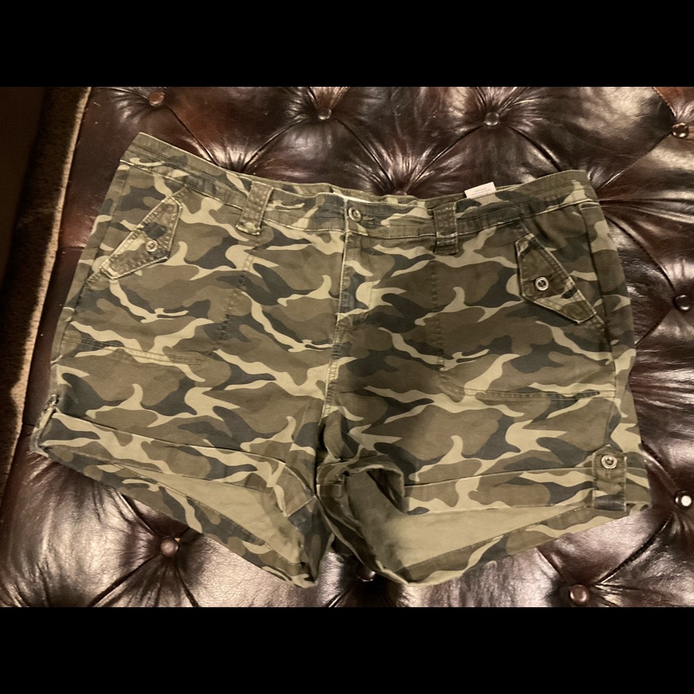 Torrid cargo shorts plus size 24
